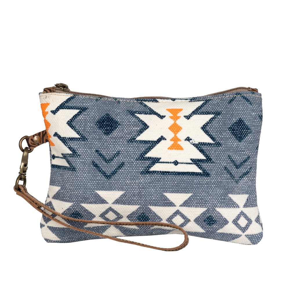 1847-1.jpg Baldoe Pouch - Image 1
